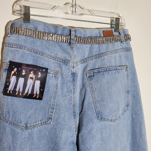 Simple Society Super High Rise Roll Cuff Light Wash Balloon Jeans w/ Bli… - Picture 13 of 15